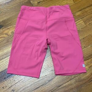 Sweaty Betty biker shorts size S in Tayberry Pink